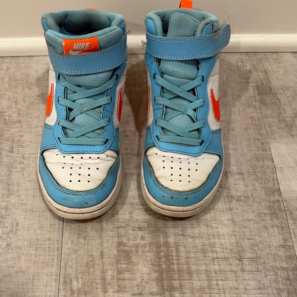 🩷SOLD🩷Nike Kids Blue and Orange High-Top Sneakers